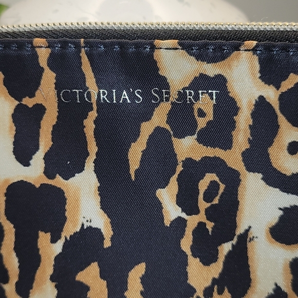 Women Victoria secret animal print wallet - Picture 2 of 8